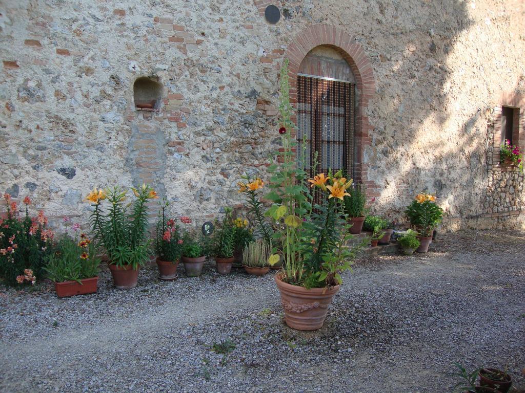 Agriturismo Tre Madonne Monteriggioni Oda fotoğraf